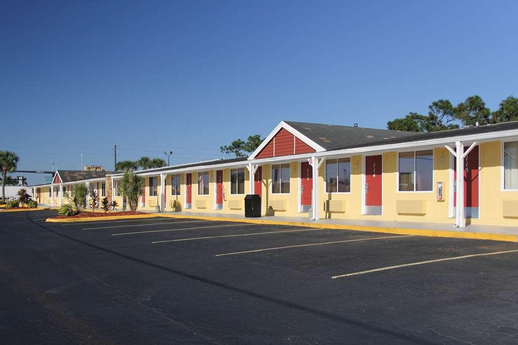 Knights Inn Punta Gorda Buitenkant foto