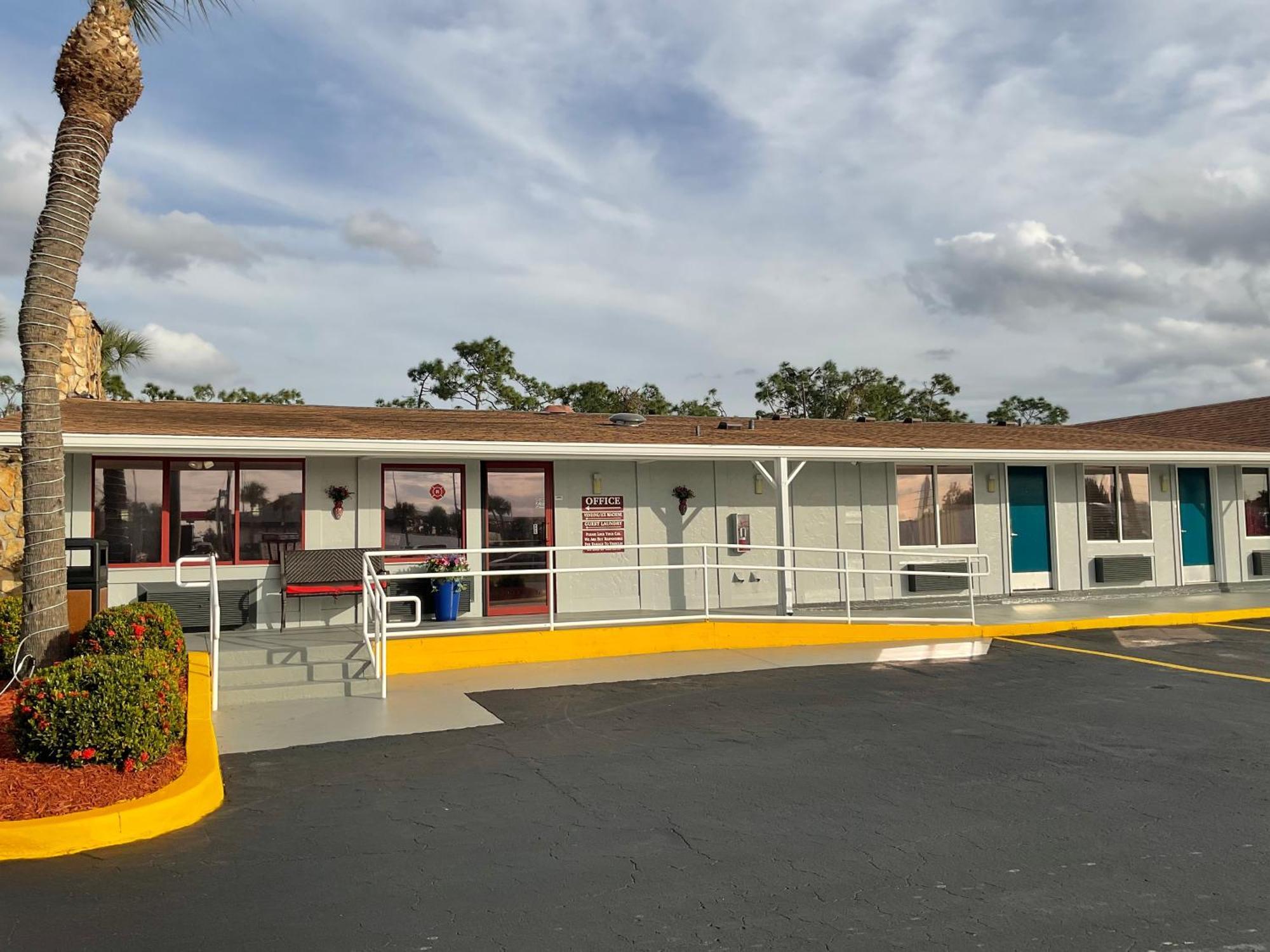 Knights Inn Punta Gorda Buitenkant foto