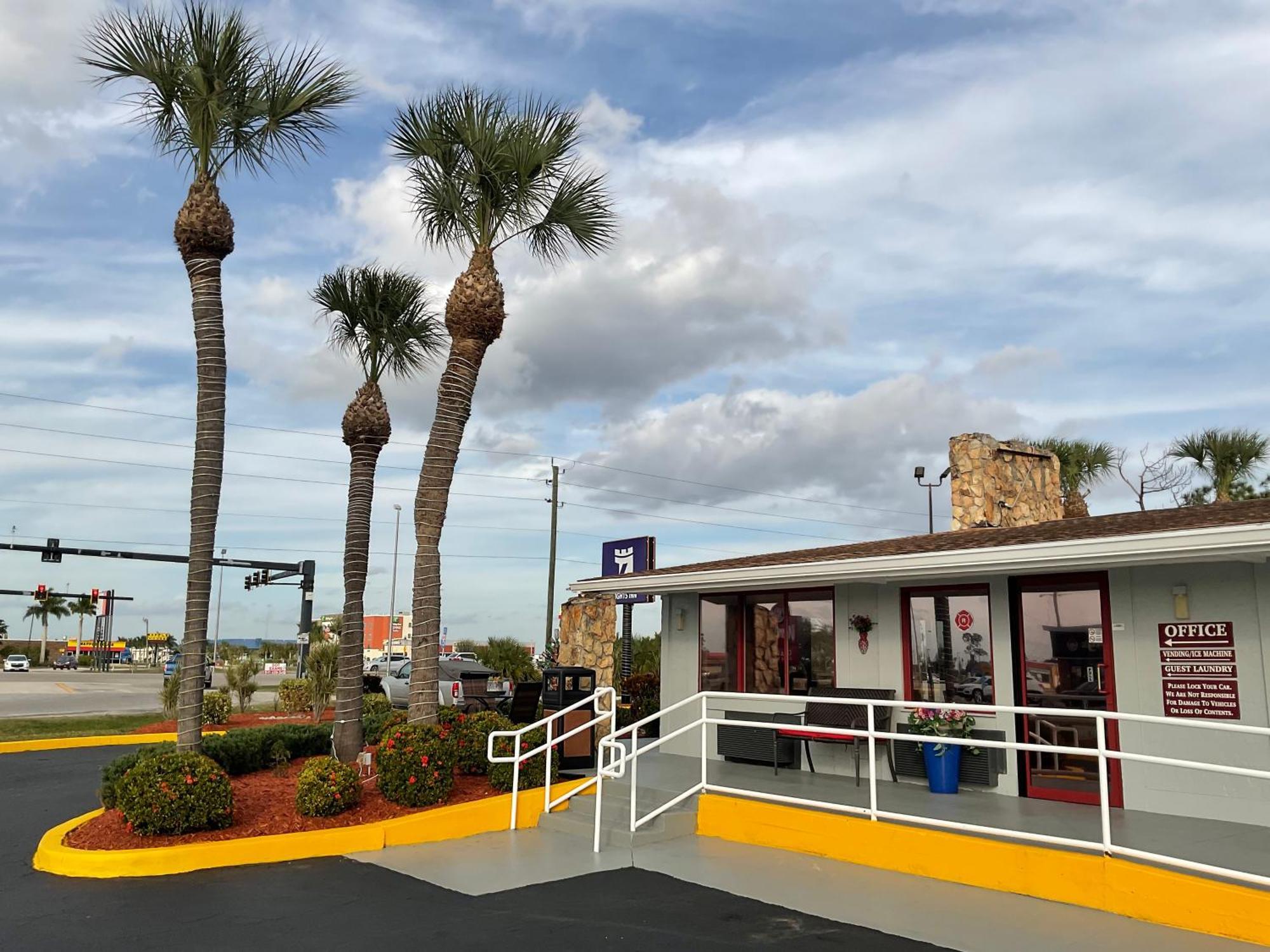 Knights Inn Punta Gorda Buitenkant foto